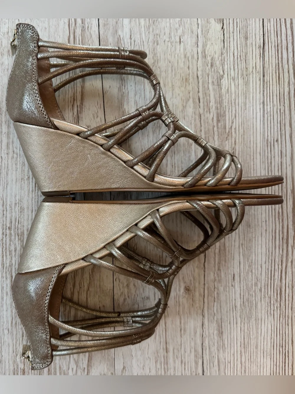 Isola metallic gold